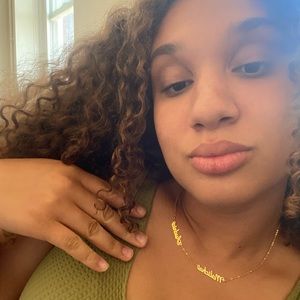 Meet your Posher, Michaila